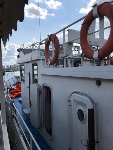 Моторное судно палуба Гидрограф
